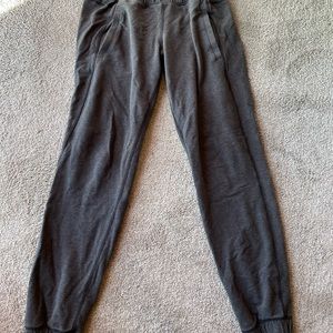 Lulu Lemmon sweatpants